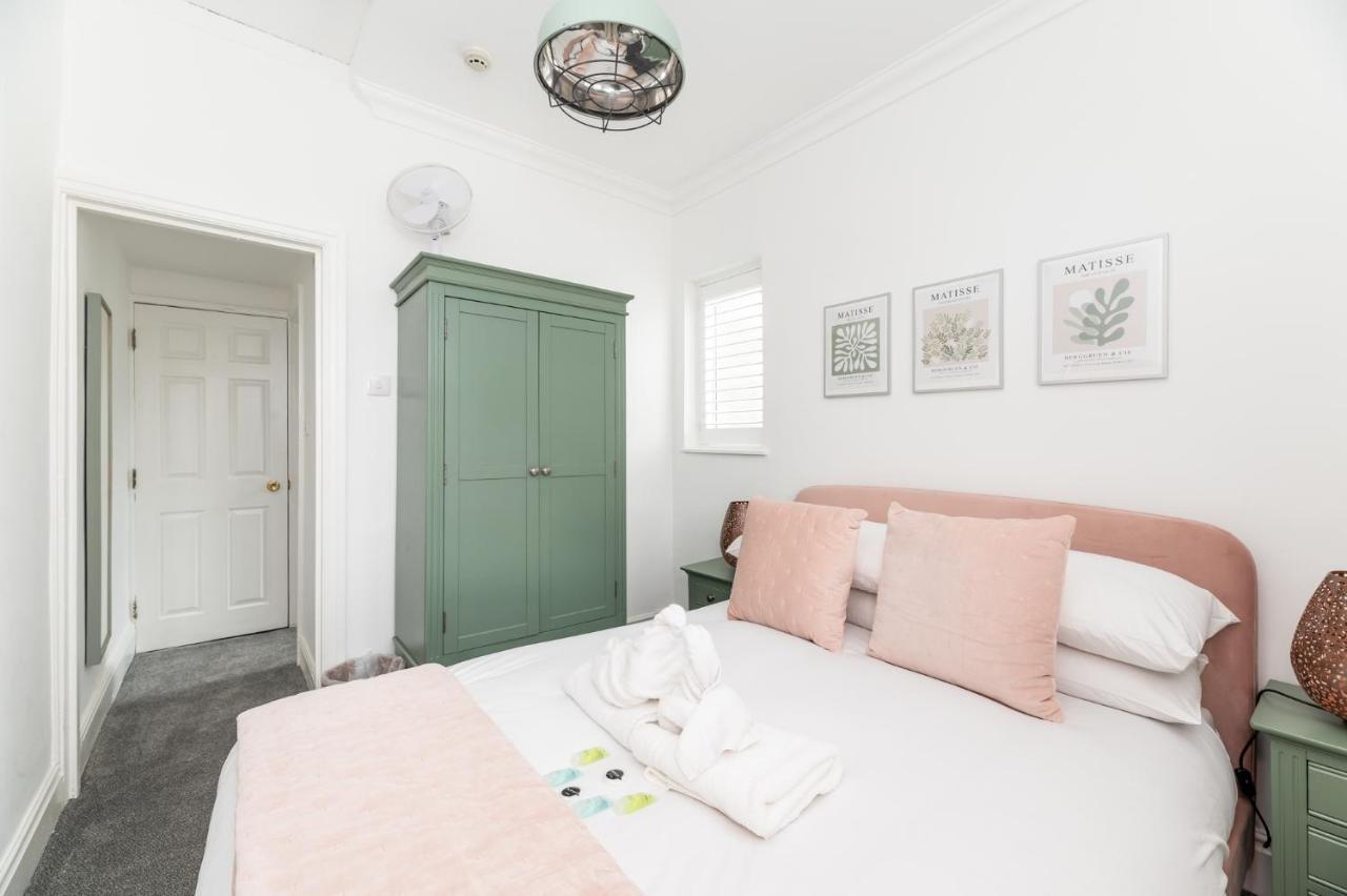 Casa de Férias Stunning And Modern 5 Bed House I Pass The Keys York