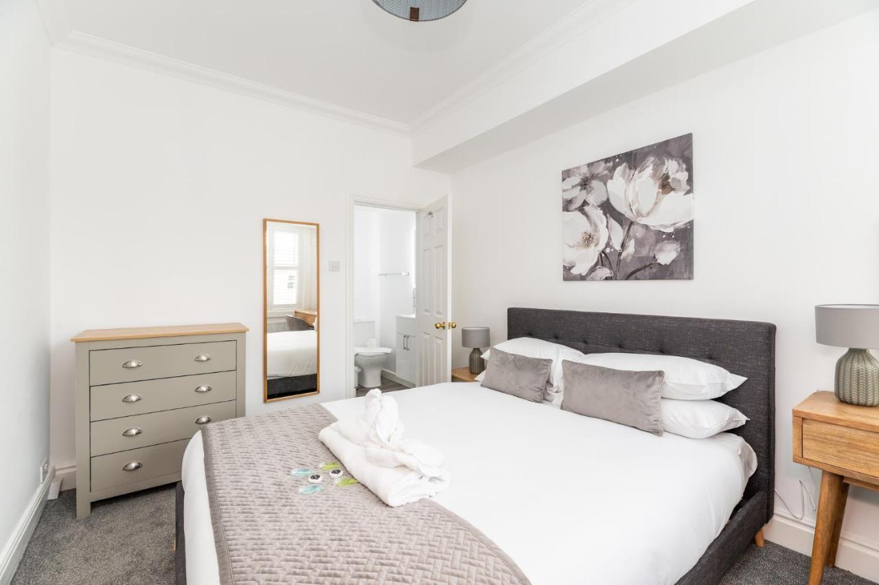 Stunning And Modern 5 Bed House I Pass The Keys Holiday home York
