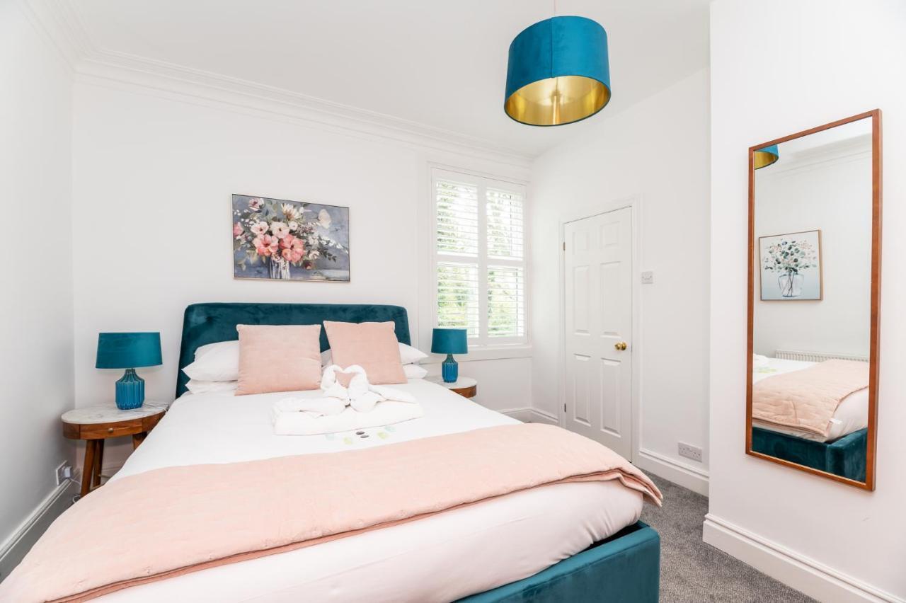 Stunning And Modern 5 Bed House I Pass The Keys Holiday home York