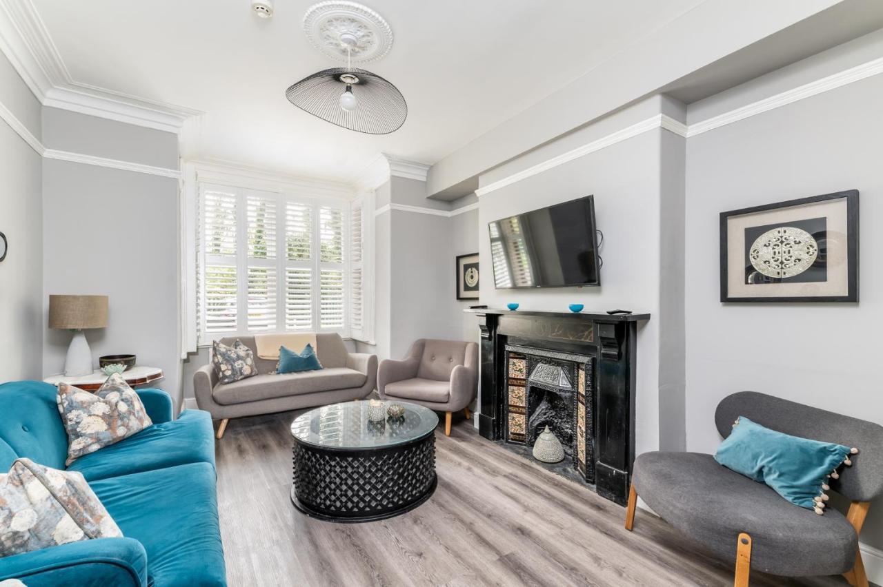 Stunning And Modern 5 Bed House I Pass The Keys * York